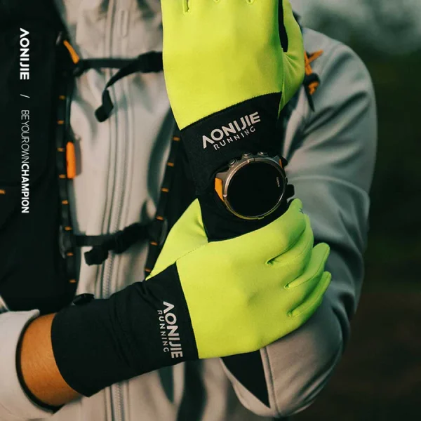 Alternative view of Guantes Running Yellow